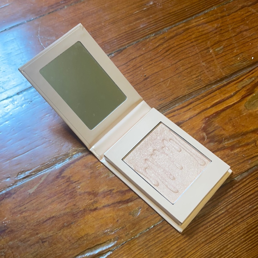 Kylie Cosmetics: Highlighter